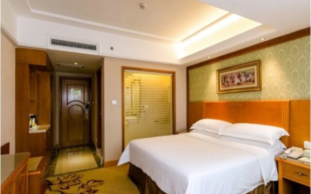 Vienna Hotel Shenzhen Fuhua Road Branch