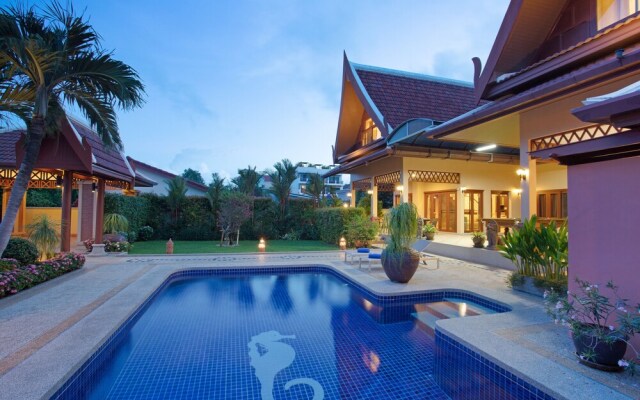 Blissful Villa Felicity with Ample Space