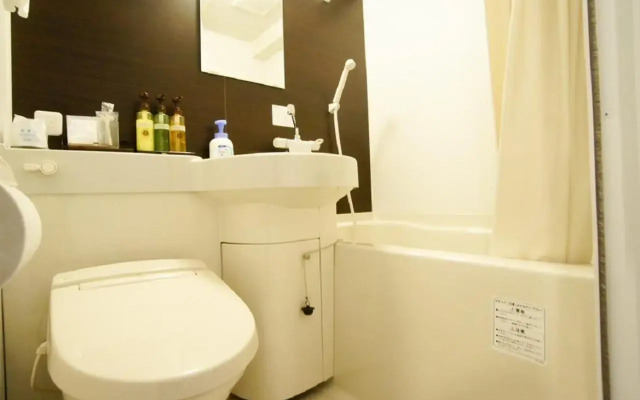 Hotel Live Max Yokohama Motomachi Ekimae