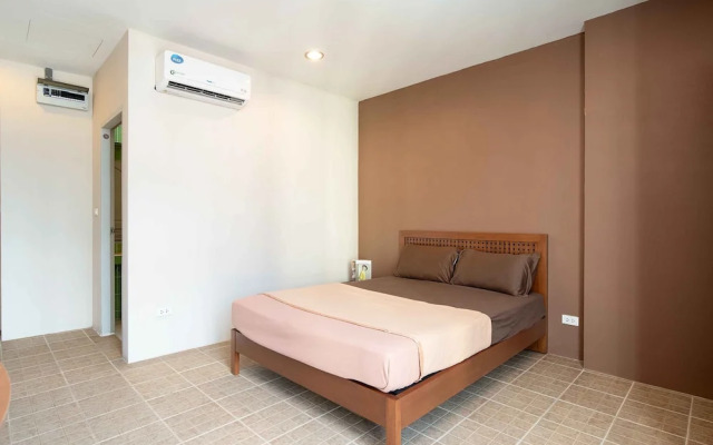 181 Ekkamai Apartment