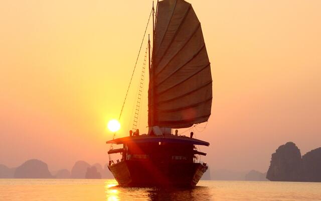 Huong Hai Junks Halong