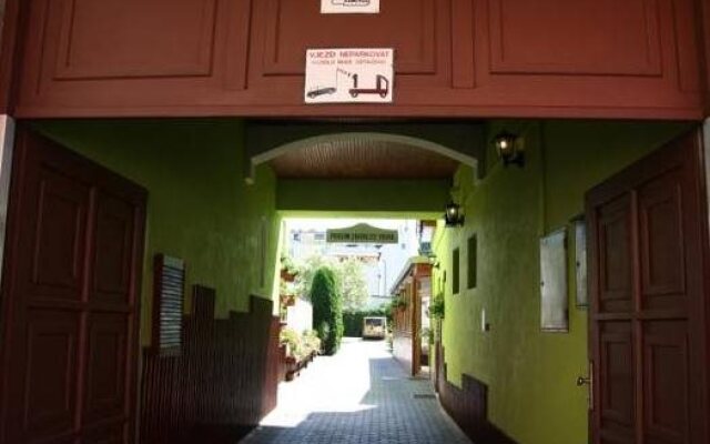Point Pension-Restaurant