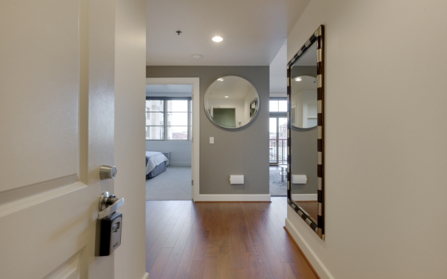 Great spacious Apartment - Downtown Location
