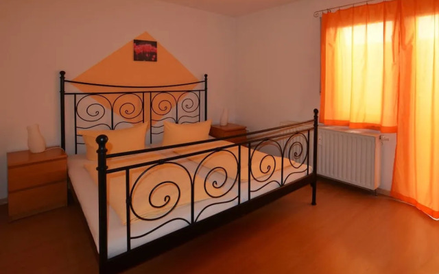 Hotel Pension Mezzaluna