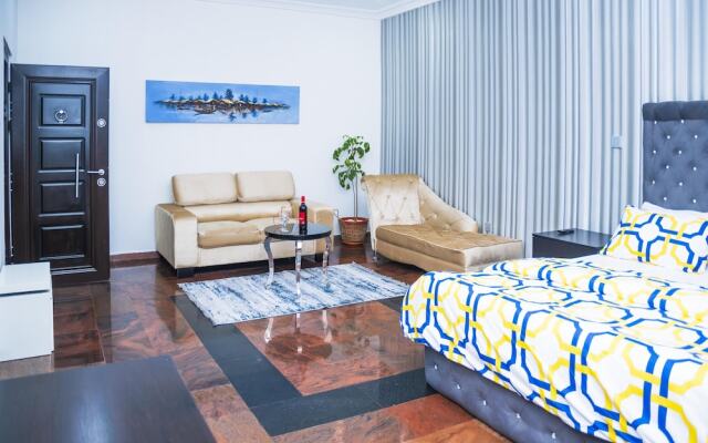 Lineech Apartments