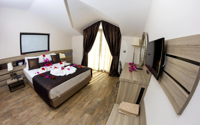 S3 Seahorse Beach Club & Hotel