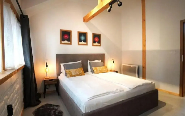 Modern and Specious 3-Bedroom Entire House
