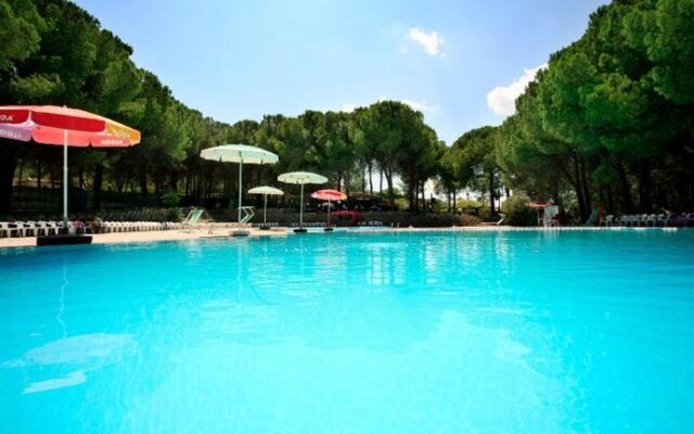 Club American Hotel Spa & Resort