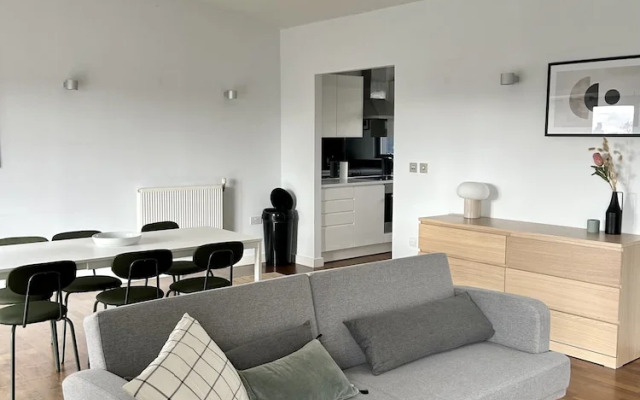 Stay in Style Modern 2 Bed Apartment