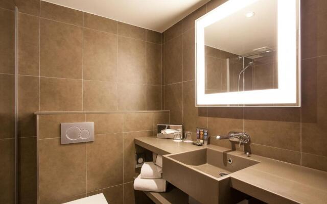 Novotel London West
