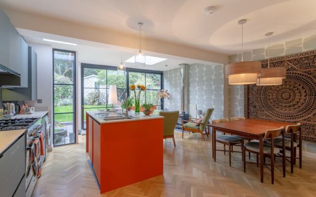 Homely 2 Bedroom House in South East London