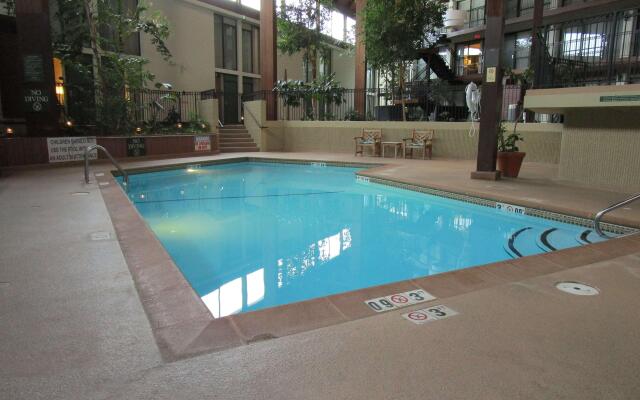 Radisson Hotel Lenexa Overland Park