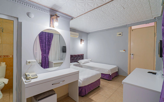 Sayanora Hotel & Park