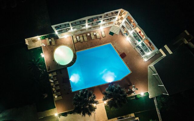 Stavros Beach Hotel