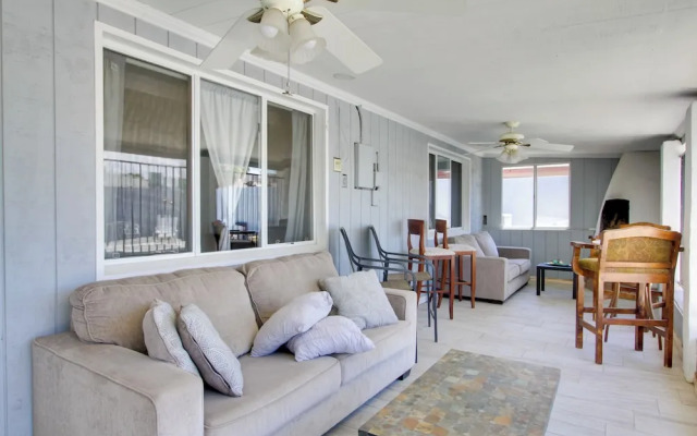 Ultimate Phoenix Group Getaway: Patio + Pool!