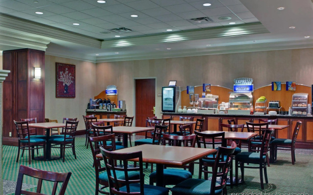 Holiday Inn Express & Suites Milton by IHG