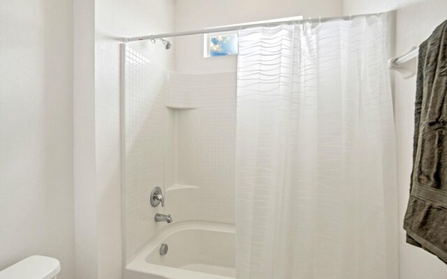 6BR Luxury Home - Private Pool Games Room