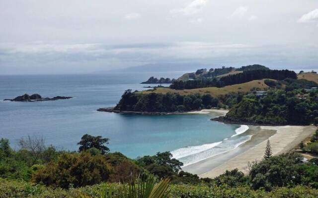 Ted's Cottage near Little Oneroa Beach