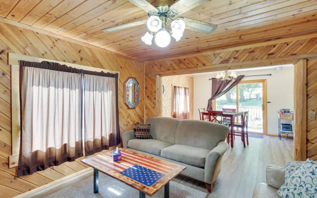 Lead Hideaway w/ Fireplace, Grill & New Deck!
