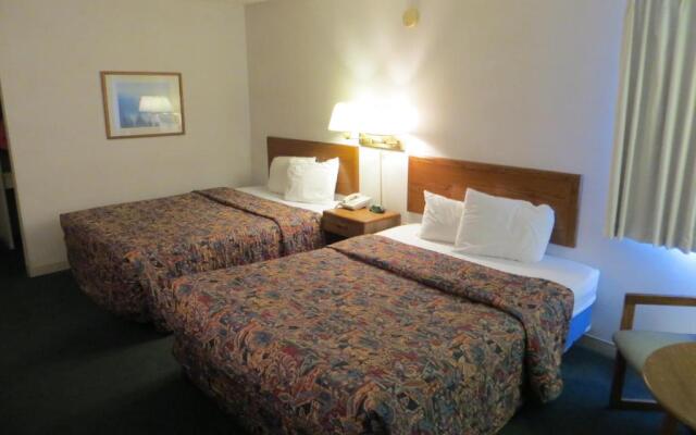 Waterfront Inn - Mackinaw City