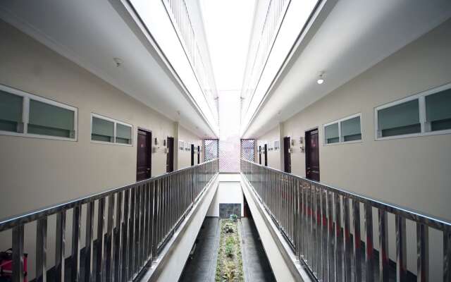 Super OYO 270 Madinah Residence Syariah