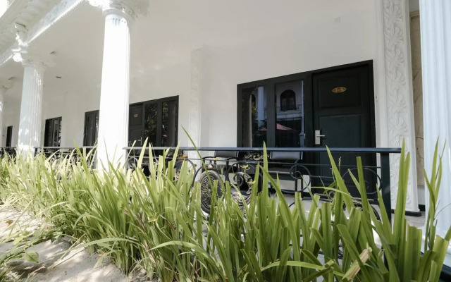 The GRAND PALACE Hotel - YOGYAKARTA