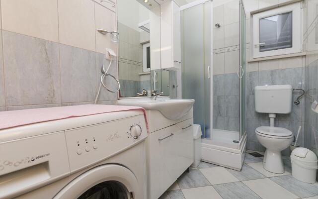 Apartments Marinko in Splitska - island Brac