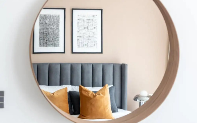 Silkhaus Canal Views Gorgeous 1BR Pool Access