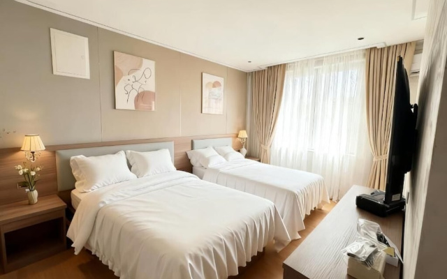 Sky Vista Hotel