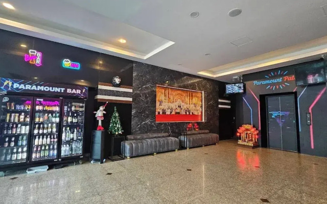 Paramount Palace Hotel Dannok