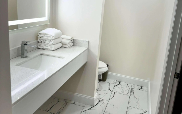 Quality Inn Creekside - Downtown Gatlinburg