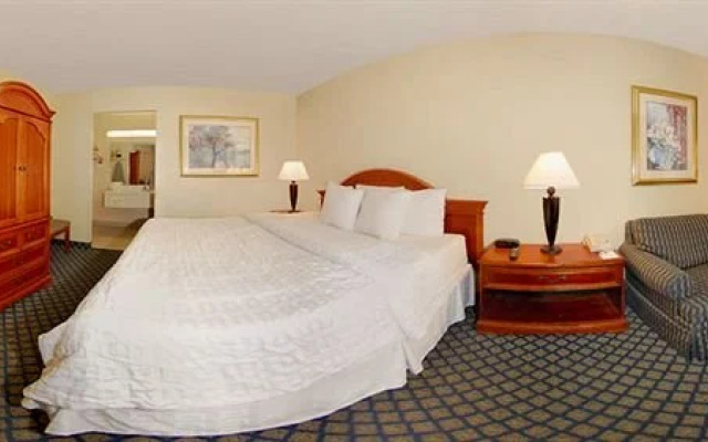 Clarion Inn & Conference Center