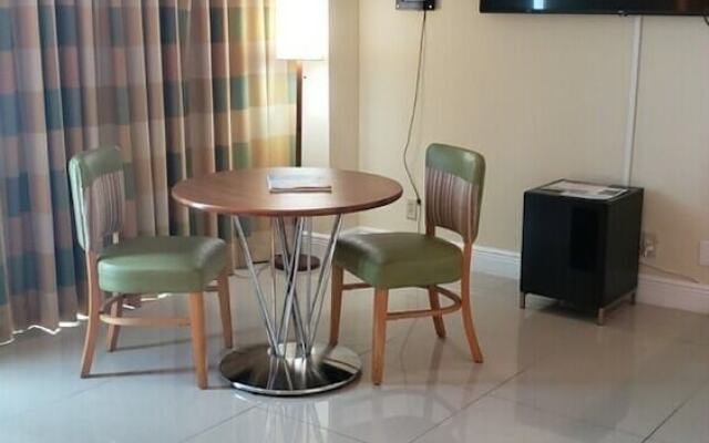 Newly Renovated Studio with Kitchenette