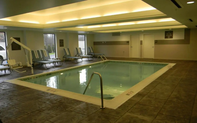 Comfort Suites Youngstown North