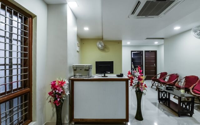 OYO 18612 Sree Sai Surya Service Apartment