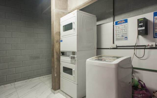 Beautiful and sunny studio by Sofacama