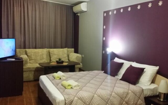 Бутикови Стаи и Студия Фотиадис