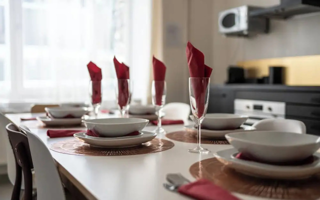 Stylish 3 Bd 3 Bath Duplex In Brussels