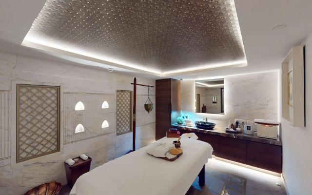 Radisson Blu Hotel & Suites GRT Chennai
