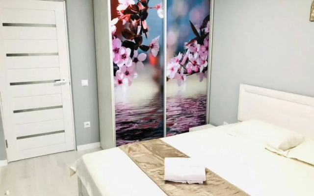 Новобудова Авалон, Стрийська