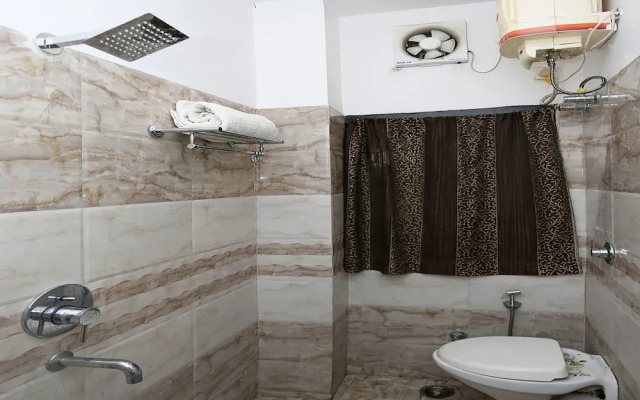 OYO 5655 Hotel Ganges