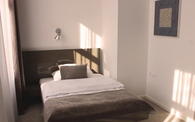 Hotel Lev