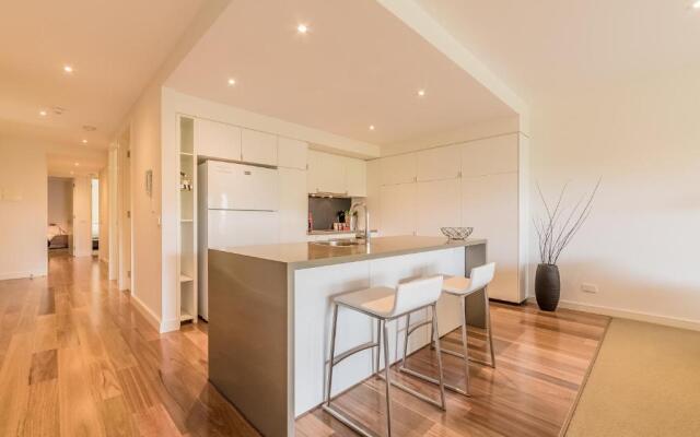 Cscape 3brm Apartment with a View