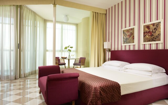 UNAHOTELS The ONE Milano Hotel & Residence