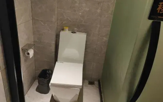 Yufuheng Business Hotel (Shenzhen Longhua Bus Station)