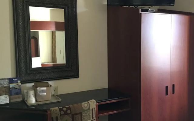 Microtel Indianapolis Airport