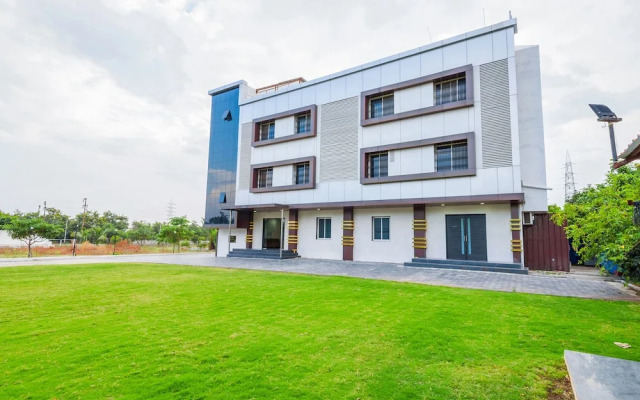 OYO 22349 Hotel Rainbow Inn