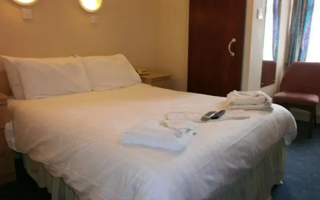 Narrowcliff Hotel