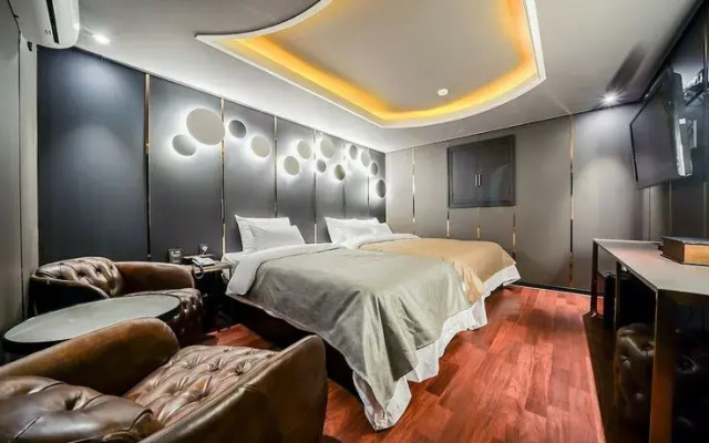 Hongdae The Gray Hotel