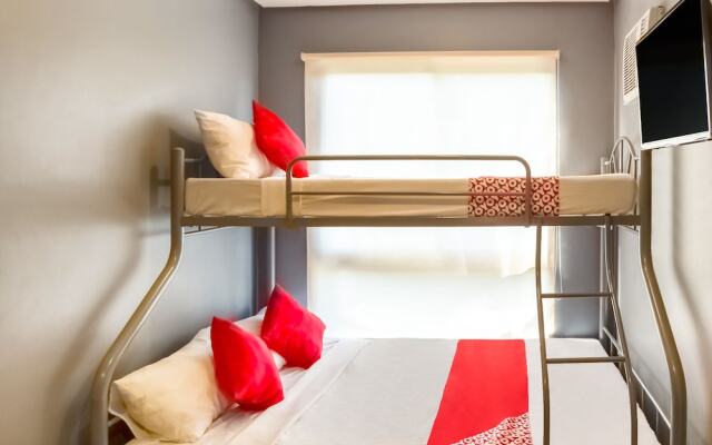 OYO 521 Bacaca Suites